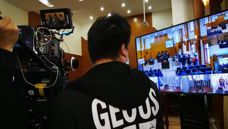 AI生成VS人工创意——黑河广告片拍摄公司的技术浪漫主义实践